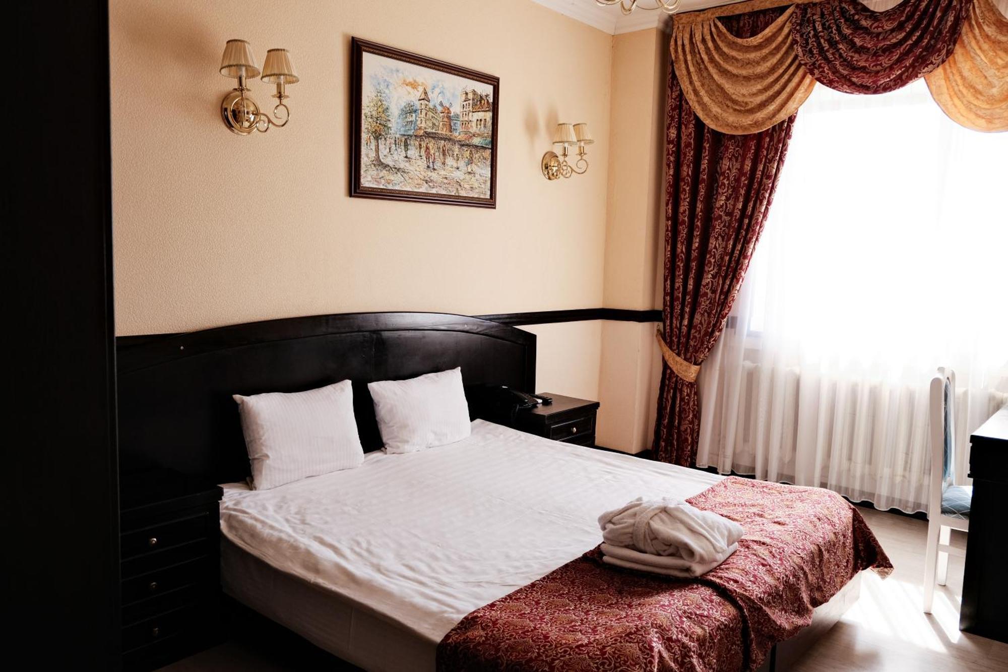 Belon Life Hotel Astana Exteriör bild